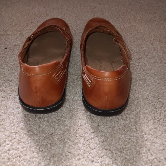 Clarks Bendables Leather MaryJanes with velcro strap 8.5 Wide - Picture 4 of 7